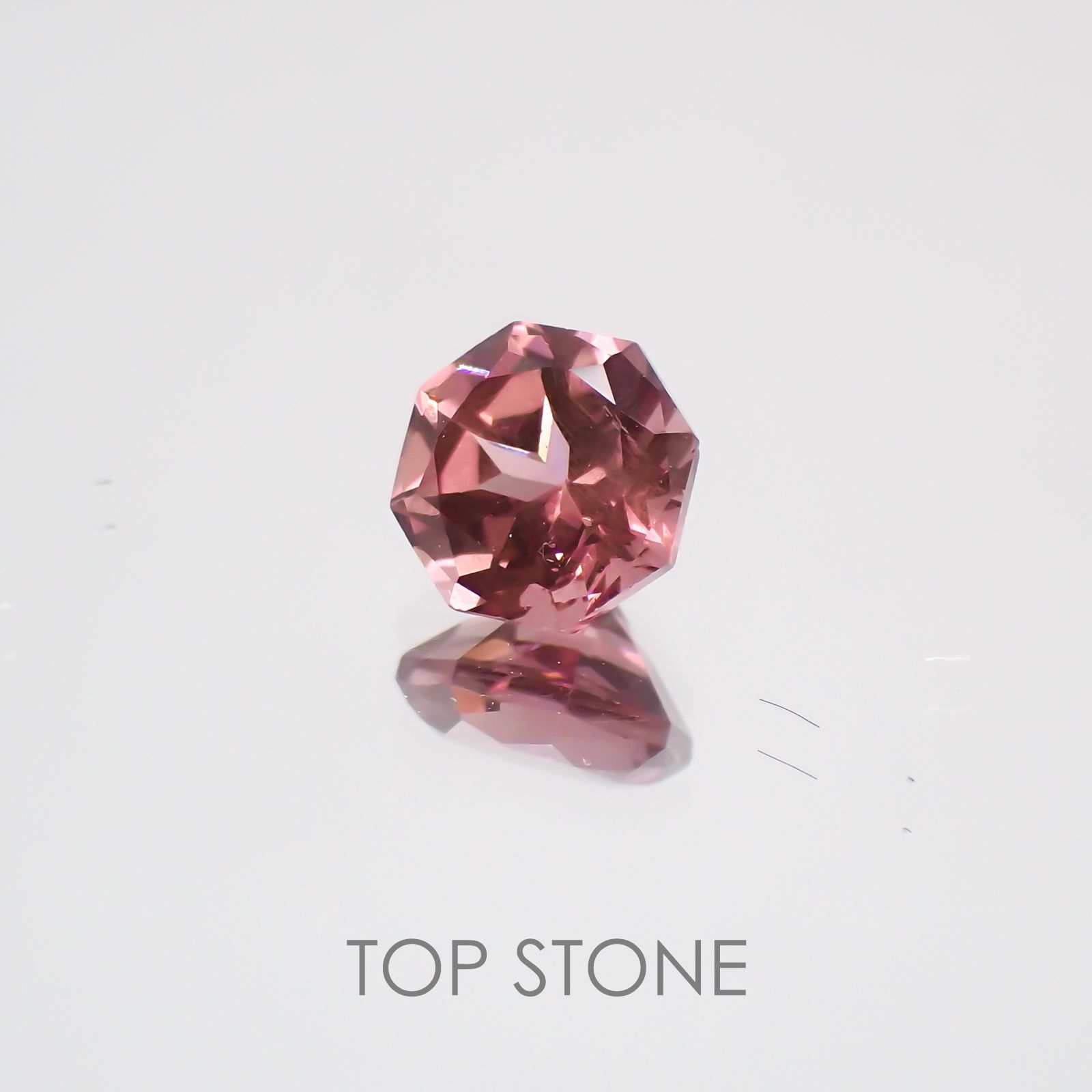 ◇オクタゴンカット◇マラヤガーネットSA タンザニア産 ルース 0.72ct[210210087]5×5mm前後