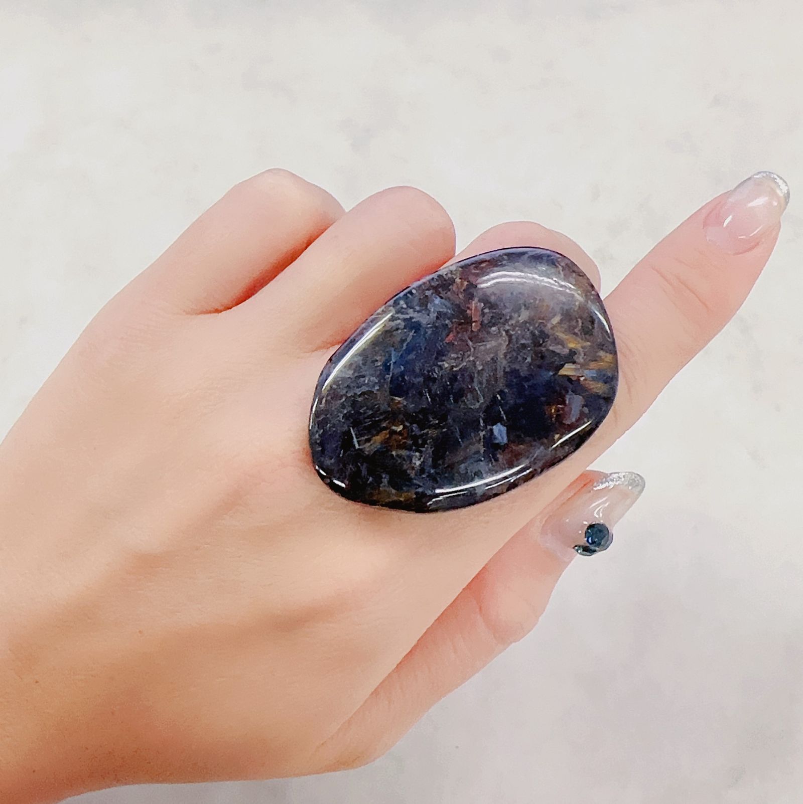 ◇フリーフォーム◇ピーターサイト 南アフリカ産 81.25ct [230722628]47.7x32.2mm前後