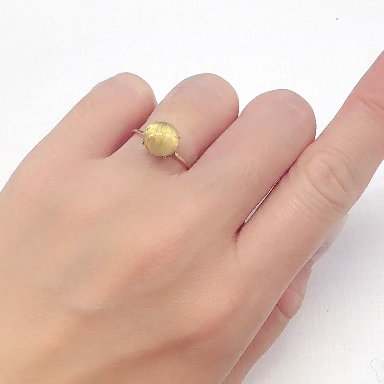 ルチルクオーツキャッツアイ ブラジル産 2.85ct[240427343]7.9x7.9mm前後