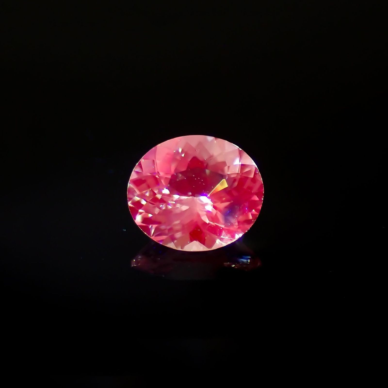 アイスラベンダーサファイア(宝石名サファイア)スリランカ/マダガスカル産 0.72ct 識別済[250817480]6x5.3mm前後
