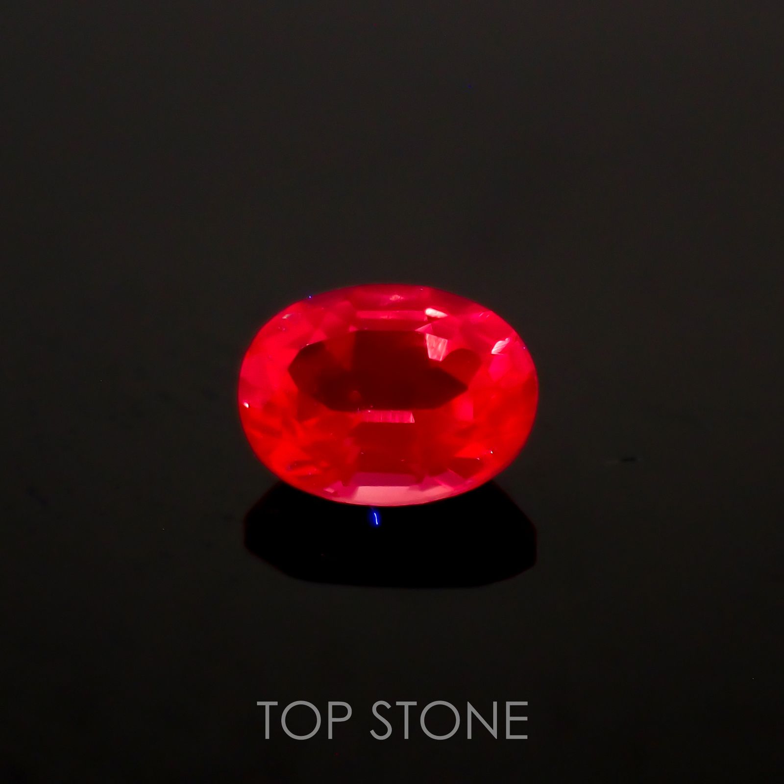 ホットピンクスピネル(宝石名ピンク・スピネル)タンザニア産 0.21ct 識別済[220114132]4x3mm前後