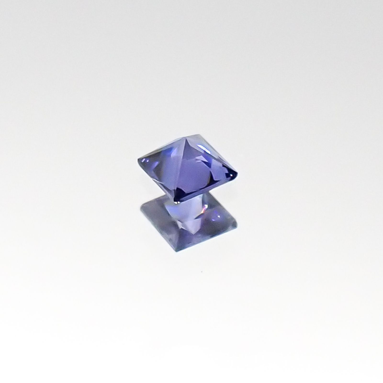 ◇プリンセスカット◇ベニトアイト アメリカ産 ルース 0.057ct[20095846]2.1×2.1mm前後