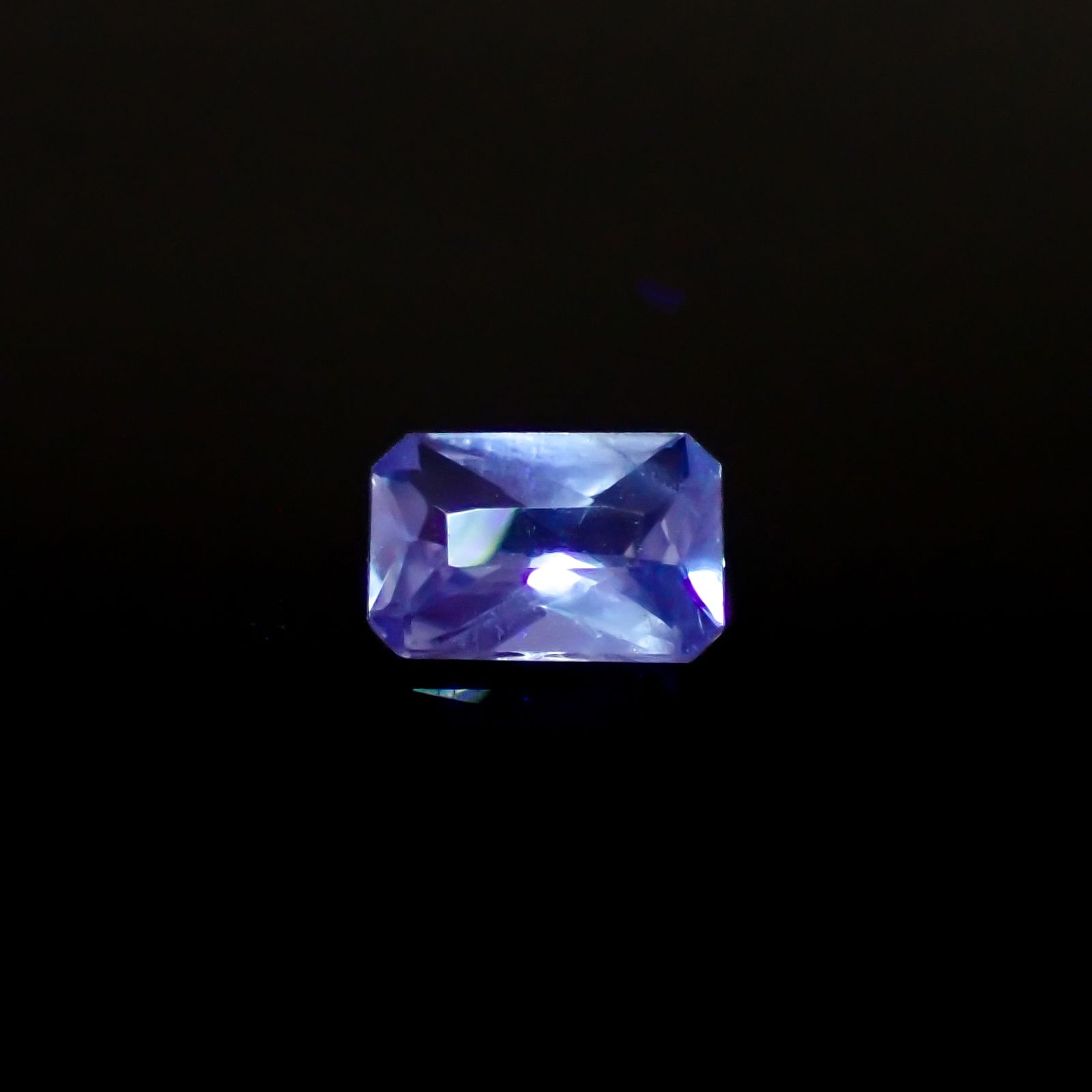 アパタイト フルオレッセンス ジンバブエ産 1.00ct[240929095]7.6x5mm前後