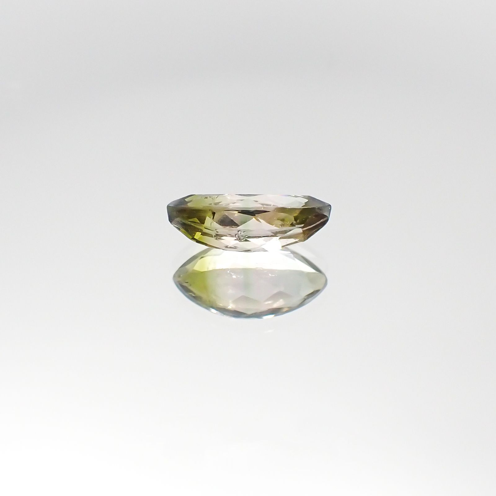 バイカラートルマリン(宝石名バイカラー・トルマリン)ブラジル産 0.84ct 識別済[230622363]9x4.6mm前後