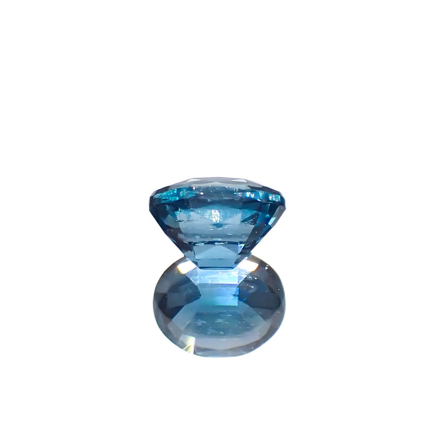 オーシャンブルーカイヤナイト(宝石名カイヤナイト)インド・オリッサ州産 0.54ct 識別済[240929160]5.1x4.1mm前後