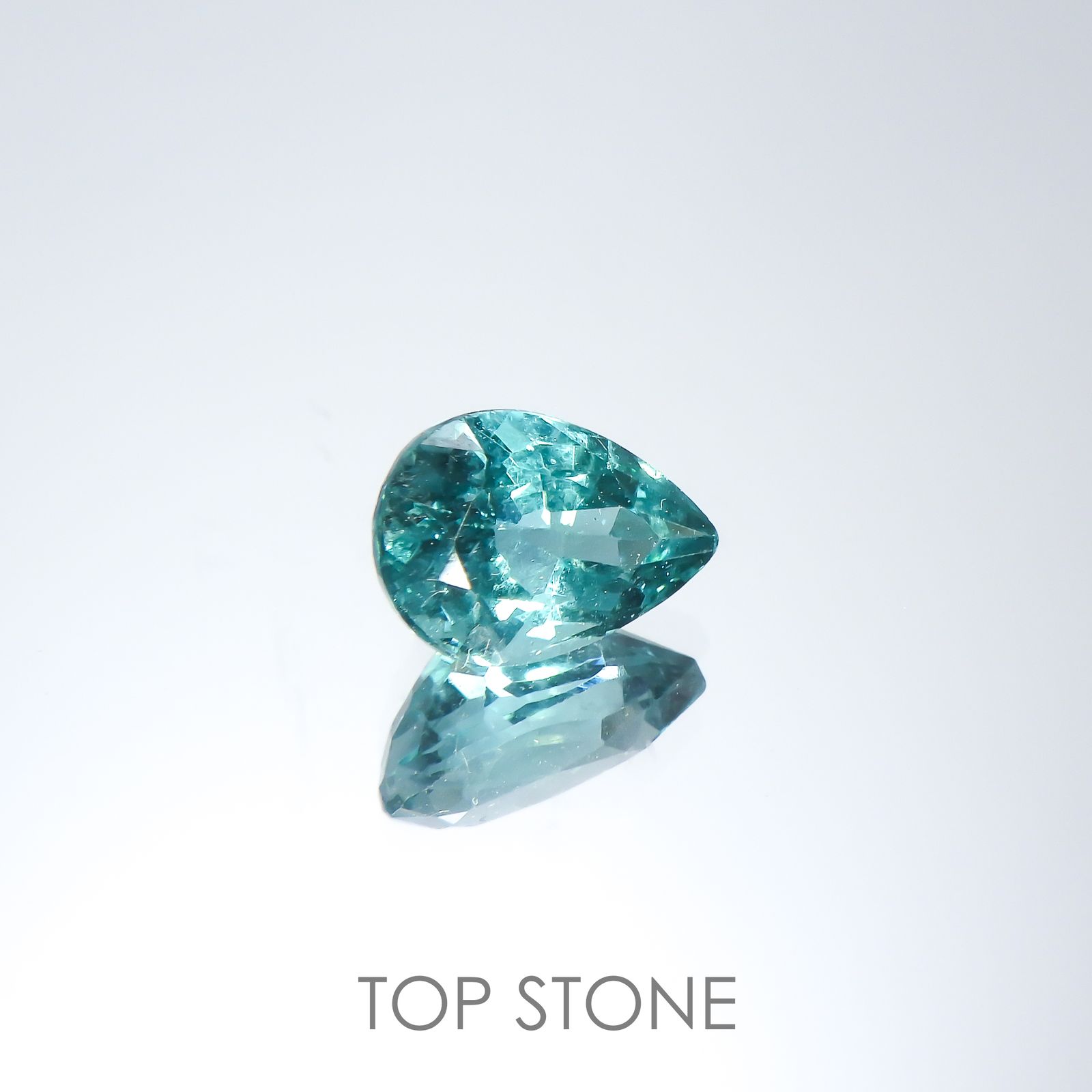 ブルーグリーンアパタイト(宝石名アパタイト)マダガスカル産 0.85ct 識別済[220515940]6.9x4.7mm前後