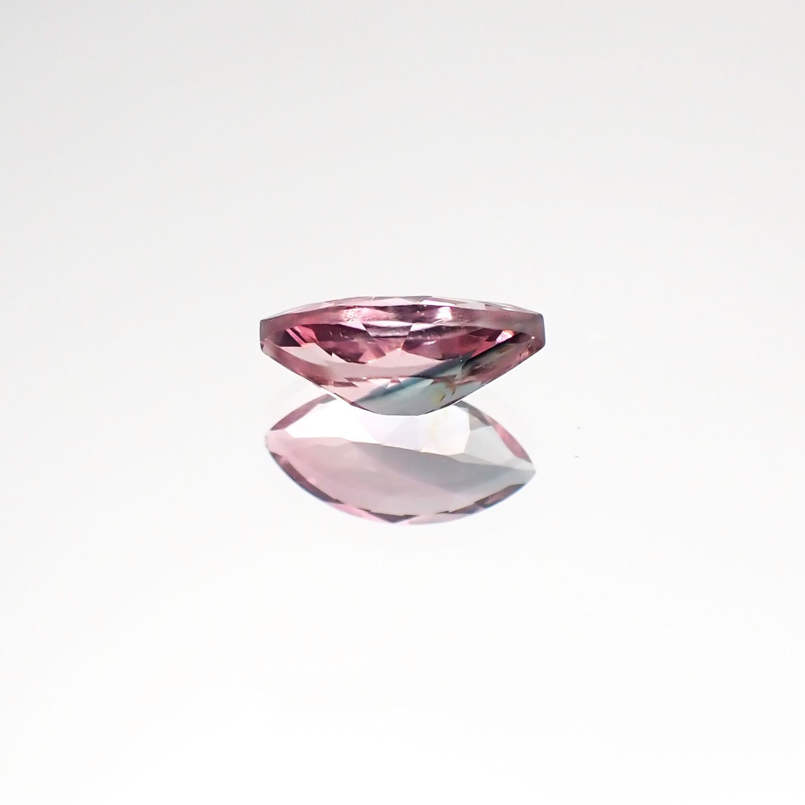 バイカラートルマリン(宝石名バイカラー・トルマリン)ブラジル産 0.67ct 識別済[230622367]8.1x4.1mm前後