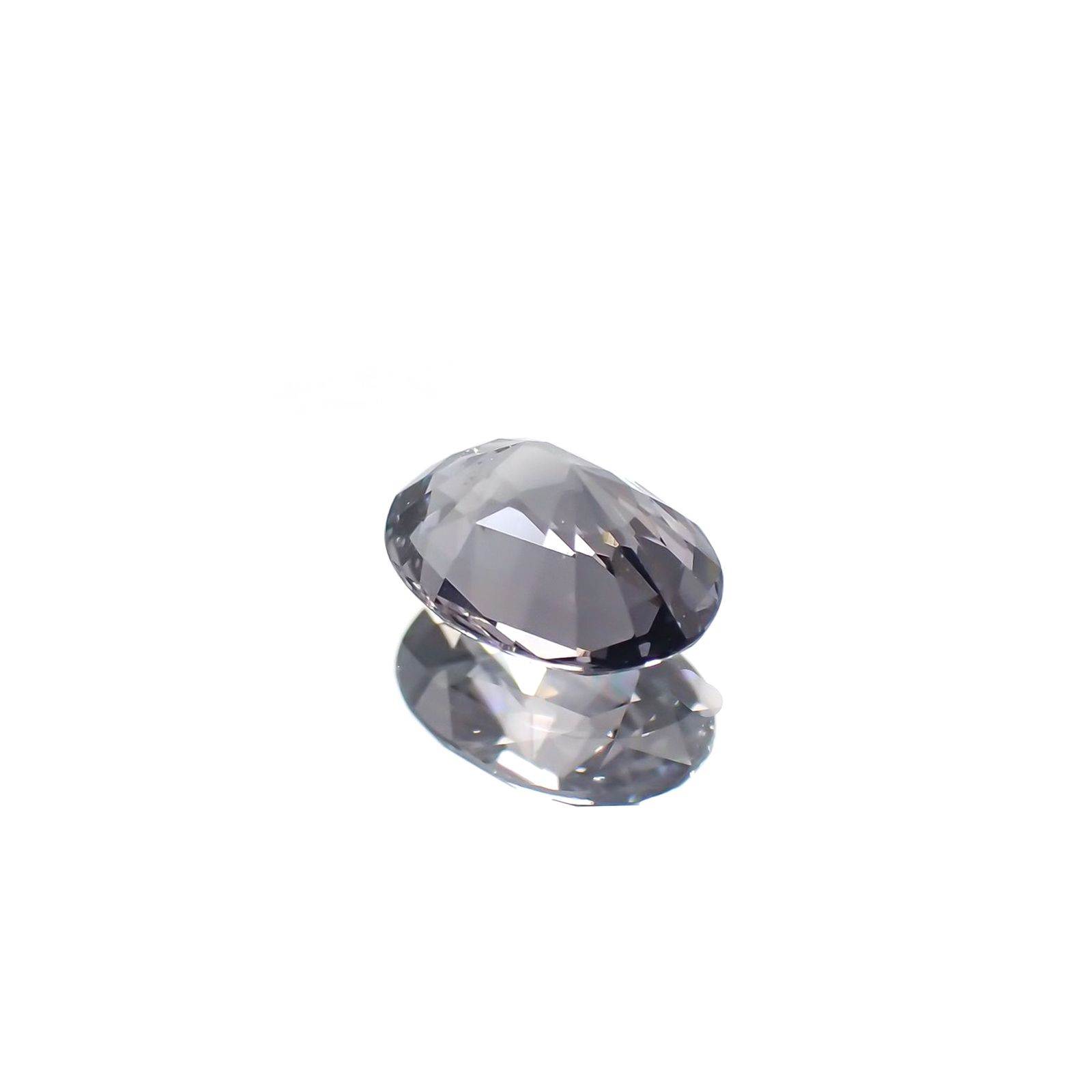 プラチナスピネル(宝石名スピネル) ビルマ産 0.855ct ソ付(彩珠)[250812842]6.8×4.8mm前後