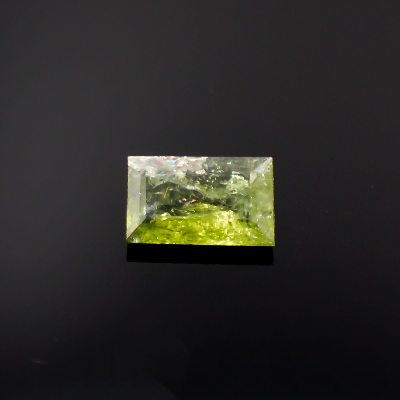 イリデッセンスクロムトルマリン(宝石名トルマリン)ケニア産 0.60ct 識別済[221119093]7.2x4.6mm前後