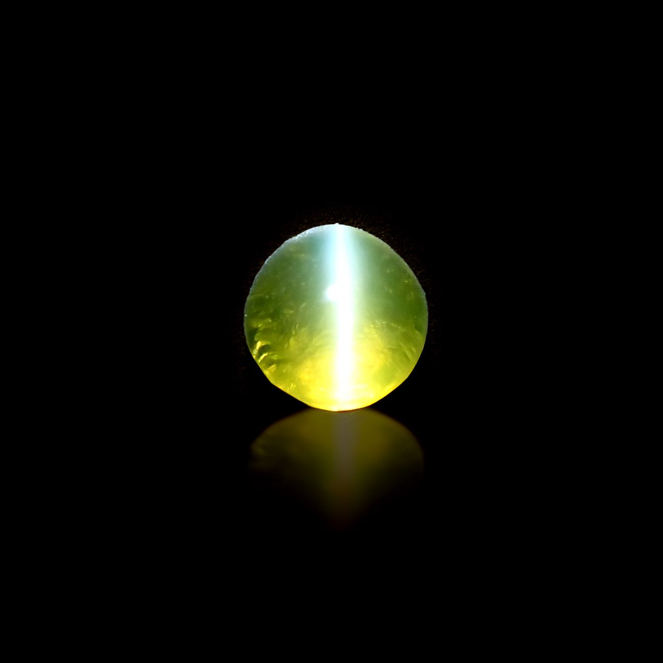 クリソベリルキャッツアイ(宝石名クリソベリル・キャッツアイ)スリランカ産 0.71ct 識別済[231225017]5x4.5mm前後