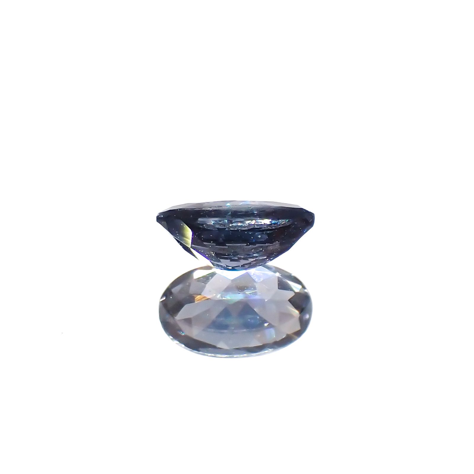 ベキリーブルーガーネット（カラーチェンジガーネット アレキタイプ） マダガスカル・ベキリー産 0.30ct[230923545]5.1x3.1mm前後