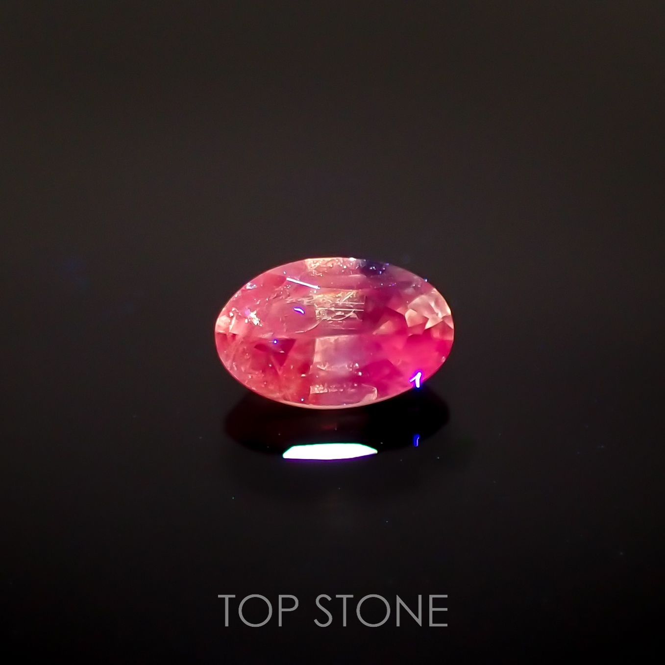 ウィンザーサファイア タンザニア・ウィンザー産 0.37ct[221018384]5.1x3.2mm前後