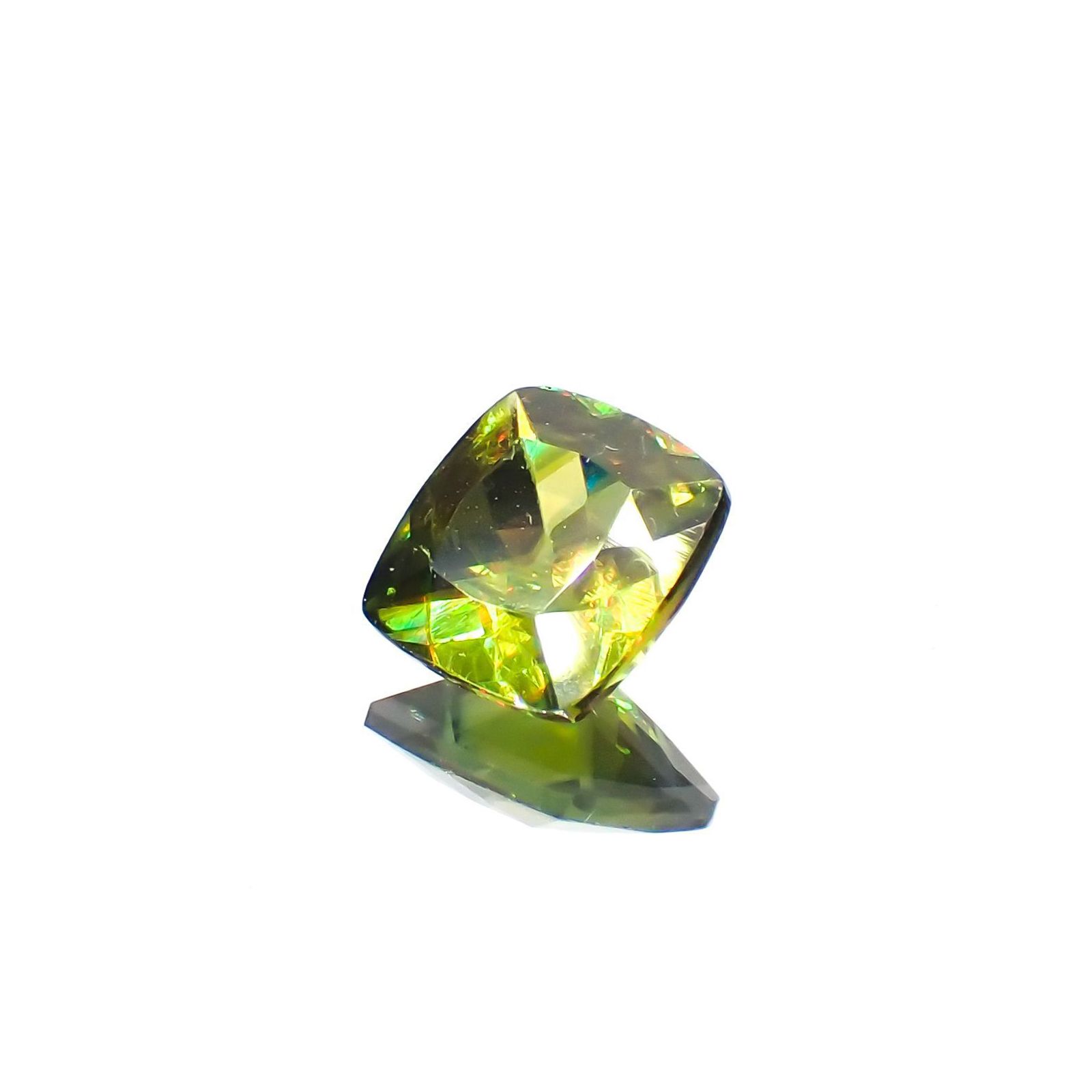 カラーチェンジスフェーン パキスタン産 0.79ct [230120040]5.9x5.5mm前後