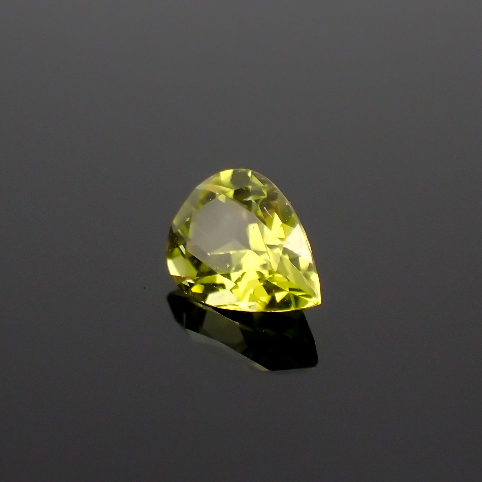 カナリートルマリン ザンビア・カナリー鉱山産 0.65ct[230823137]7x5mm前後