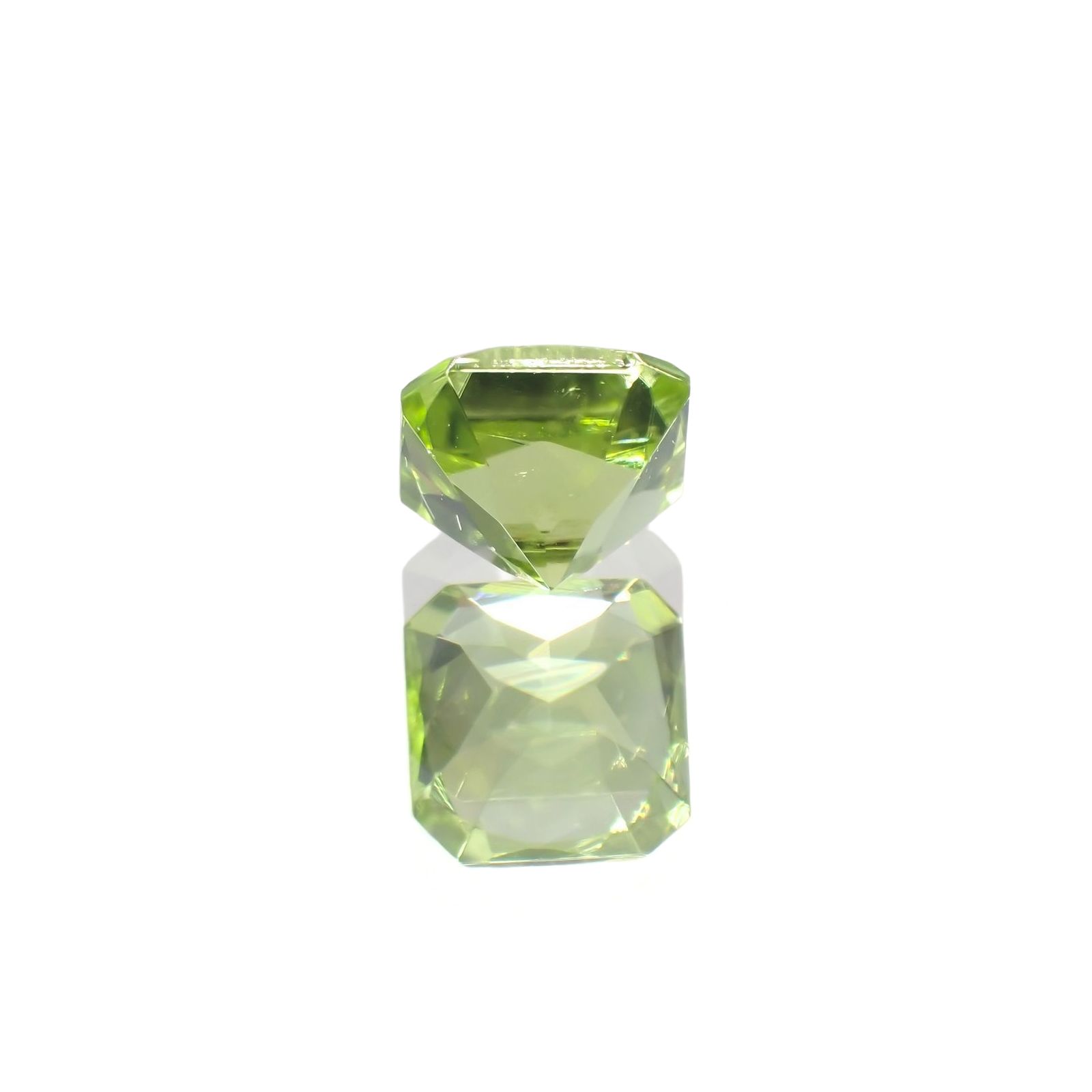 ペリドット(宝石名ペリドット) パキスタン産 識別済 0.75ct / 5x5mm前後 [260713490]