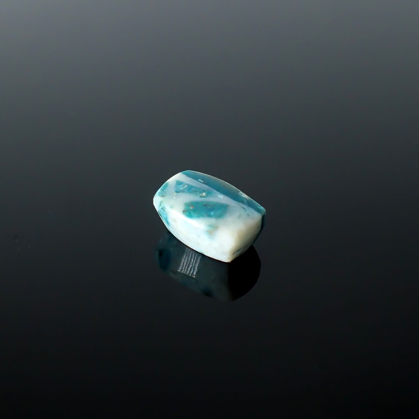 ブルーオパール ペルー産 2.04ct [250730733]9.7x6.6mm前後