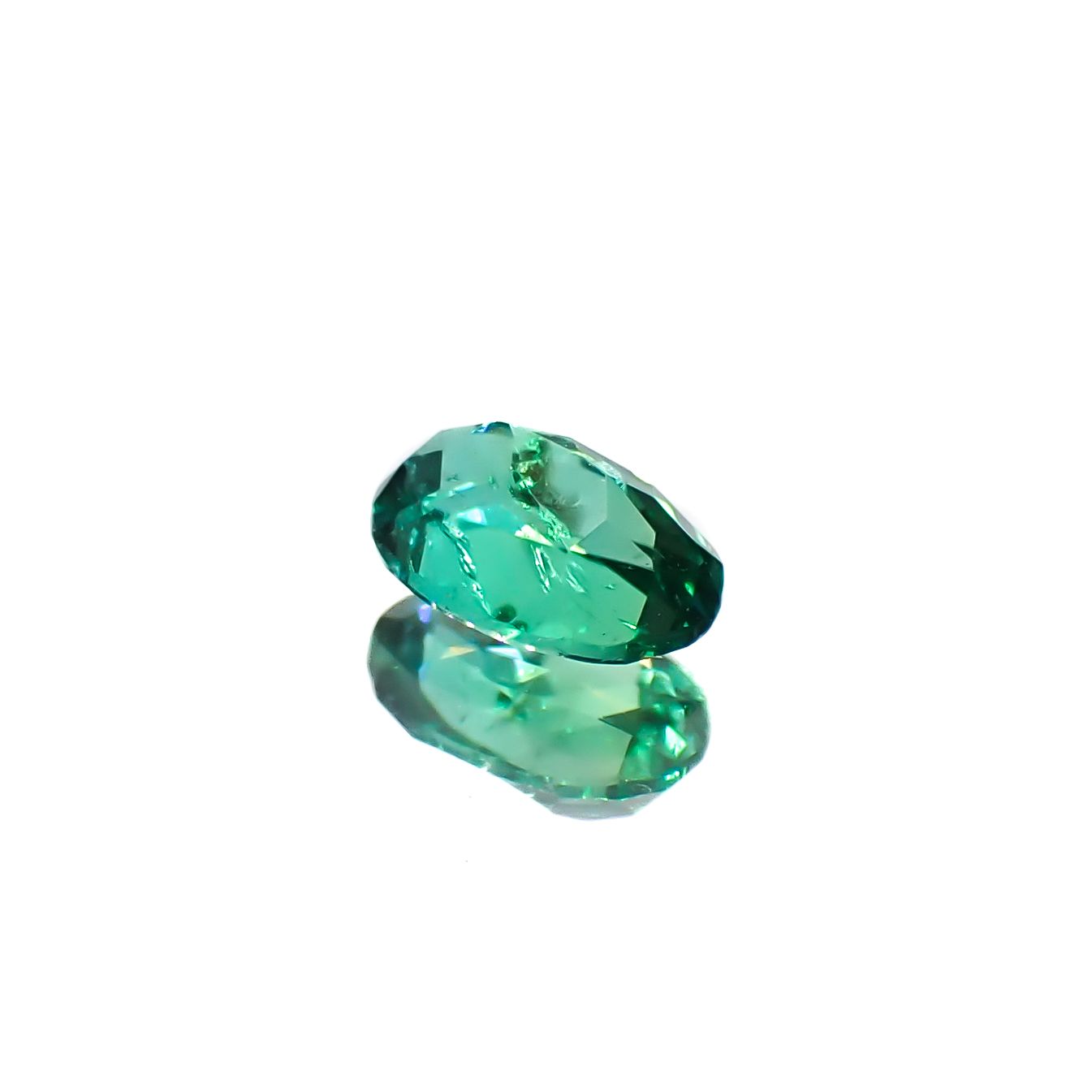 パライバトルマリン(宝石名トルマリン/別名パライバ・トルマリン)ブラジル・キントス鉱山産 0.326ct ソ付(宝貴協)[240928718]5.16x3.6mm前後