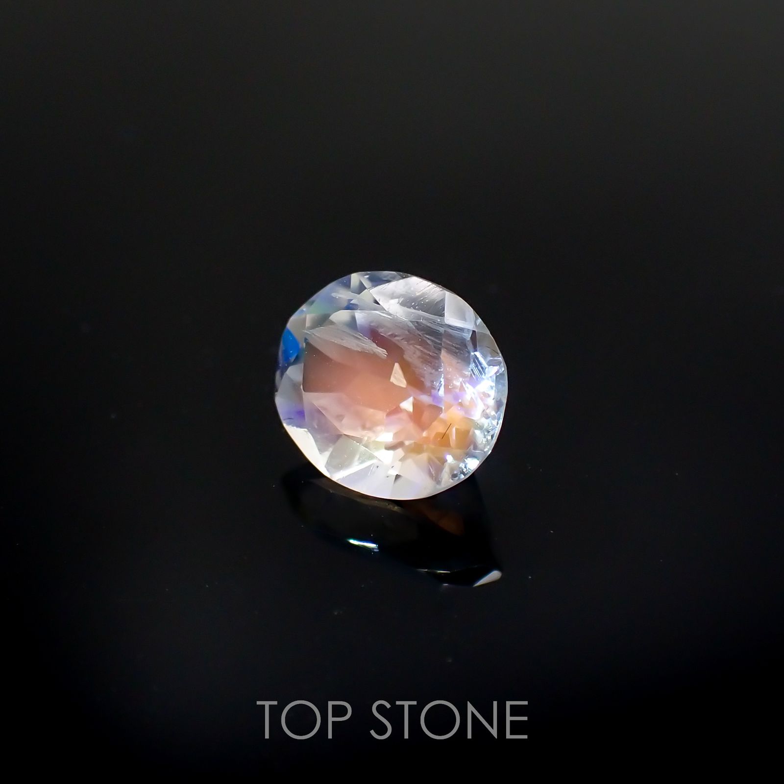 レインボームーンストーン(宝石名ラブラドライト)タンザニア産 1.00ct 識別済[220616643]7.2x6.1mm前後