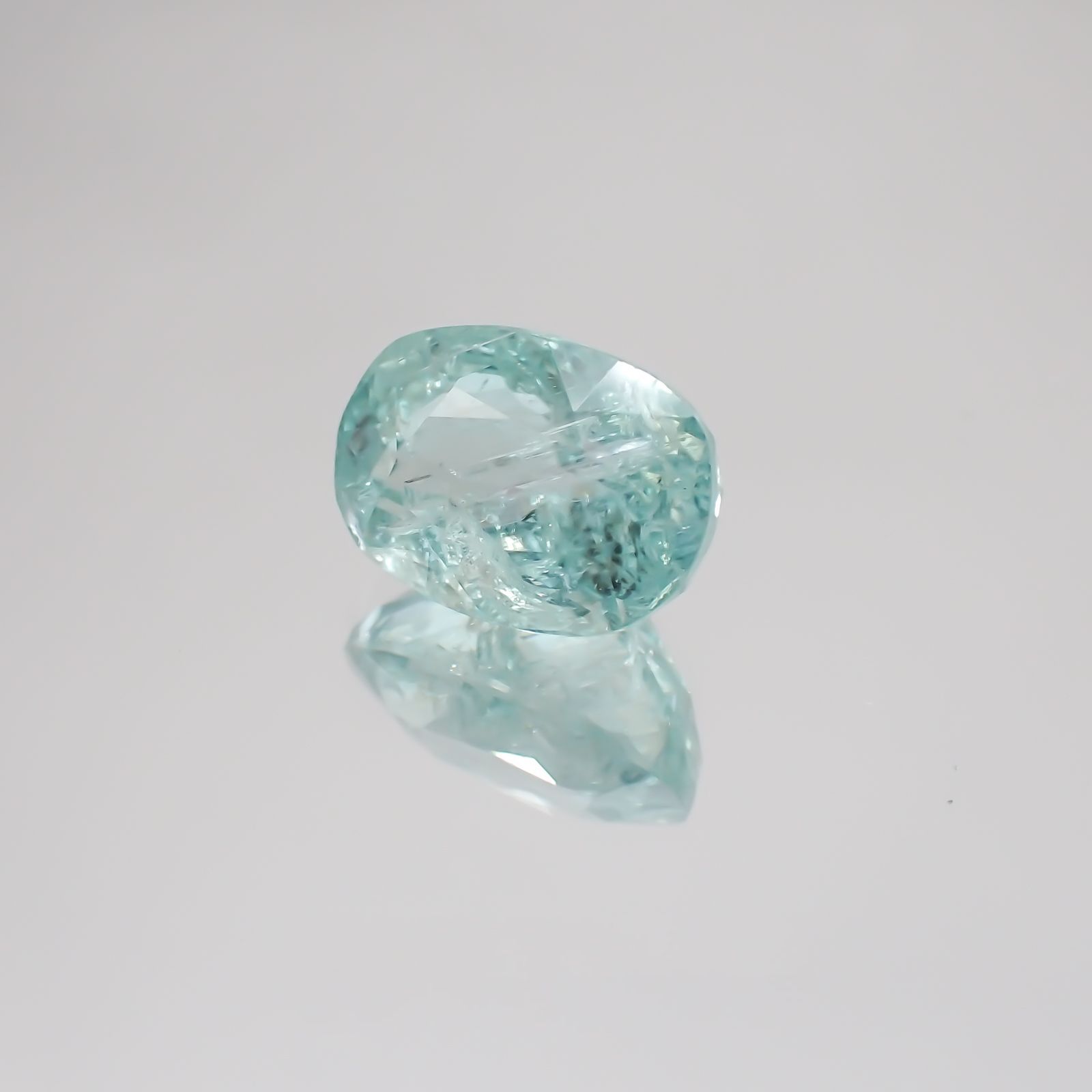 パライバトルマリン(宝石名トルマリン/別名パライバ・トルマリン) モザンビーク産 3.57ct 識別済[21059405]10.4×7.3mm前後