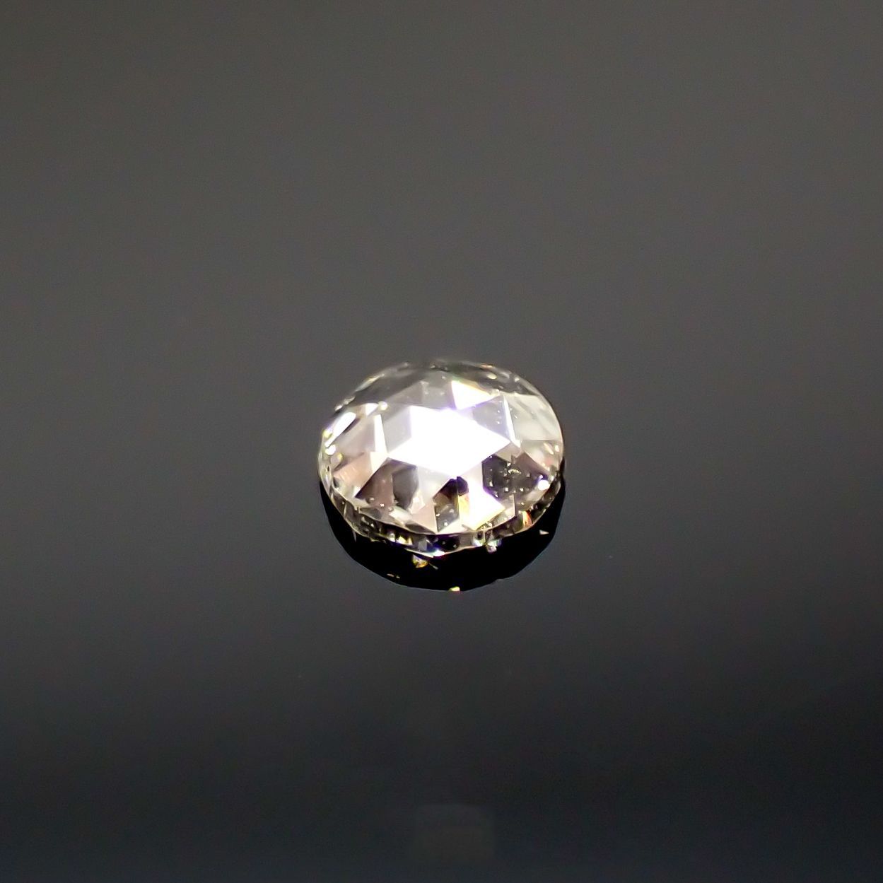 ◇ローズカット◇ダイヤモンド SI-VS/D-G(宝石名ダイアモンド) 0.059ct 識別済[220114715]2.4x2.4mm前後