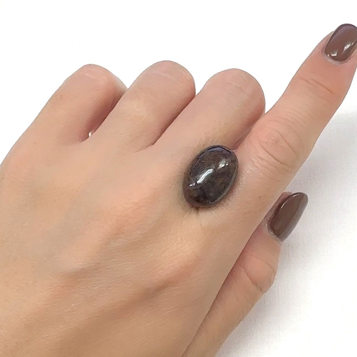コンドライト隕石 発見地：アフリカ・サハラ砂漠 18.90ct [241029330]18.1x13.1mm前後