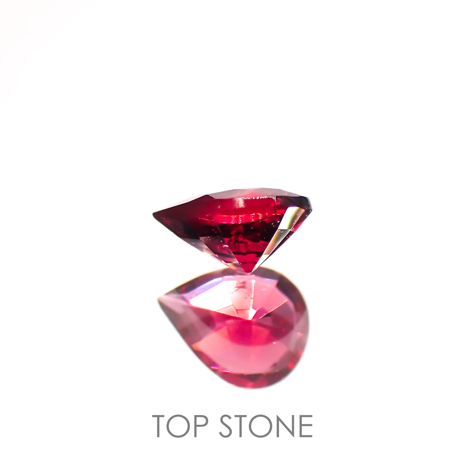 レッドスピネル(宝石名レッド・スピネル)タンザニア産 0.27ct 識別済[220114331]4.8x3.7mm前後