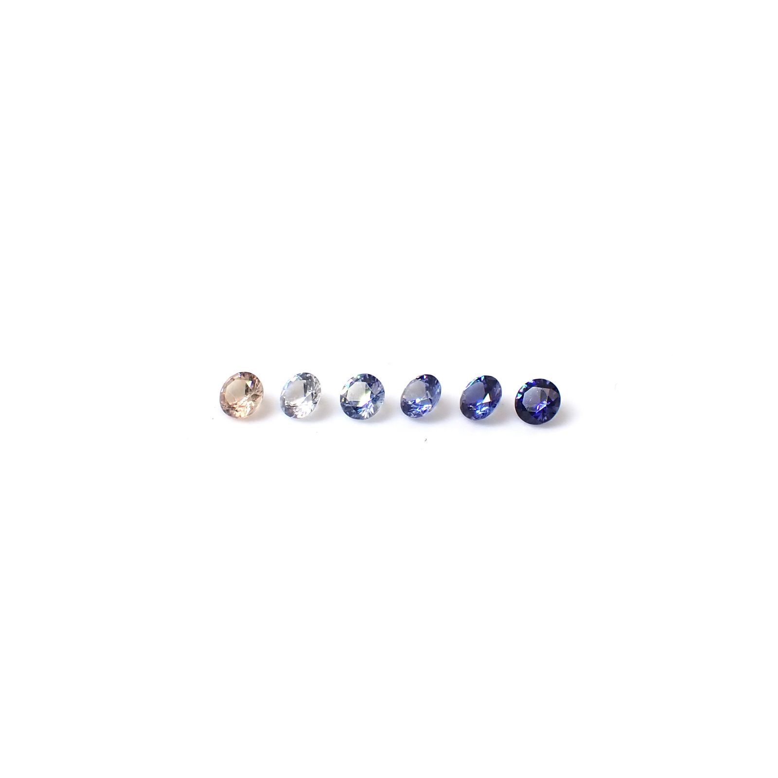 ベニトアイト カラーグラデーション6個セット アメリカ・カリフォルニア州産 0.28ct(6pcs合計) / 2.2x2.2mm前後 [260331946]