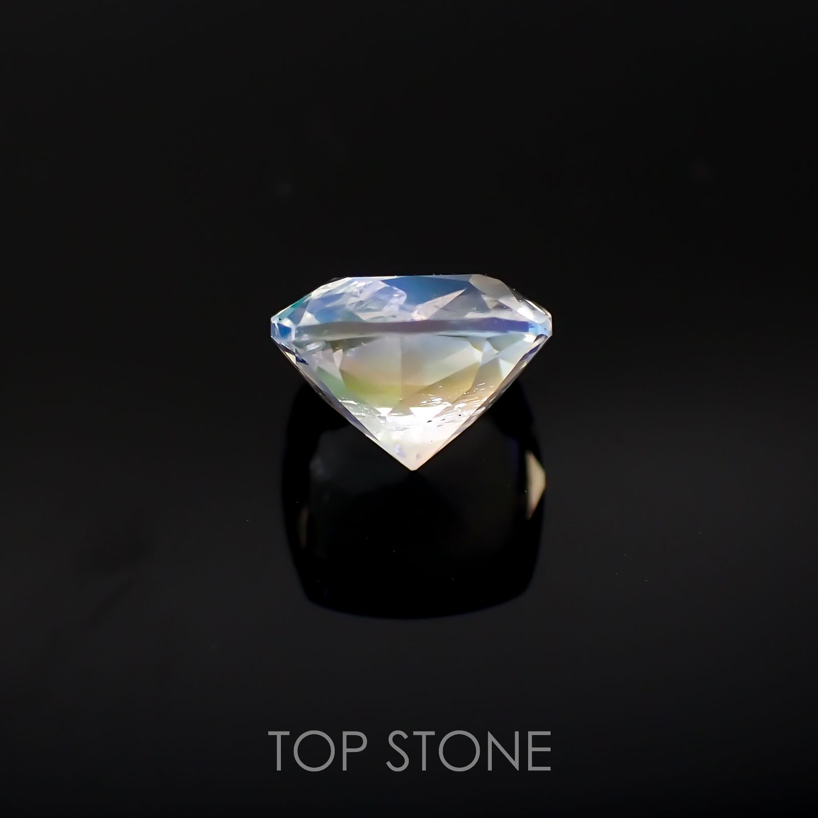 レインボームーンストーン(宝石名ラブラドライト)タンザニア産 0.75ct 識別済[220817473]5.7x5.7mm前後