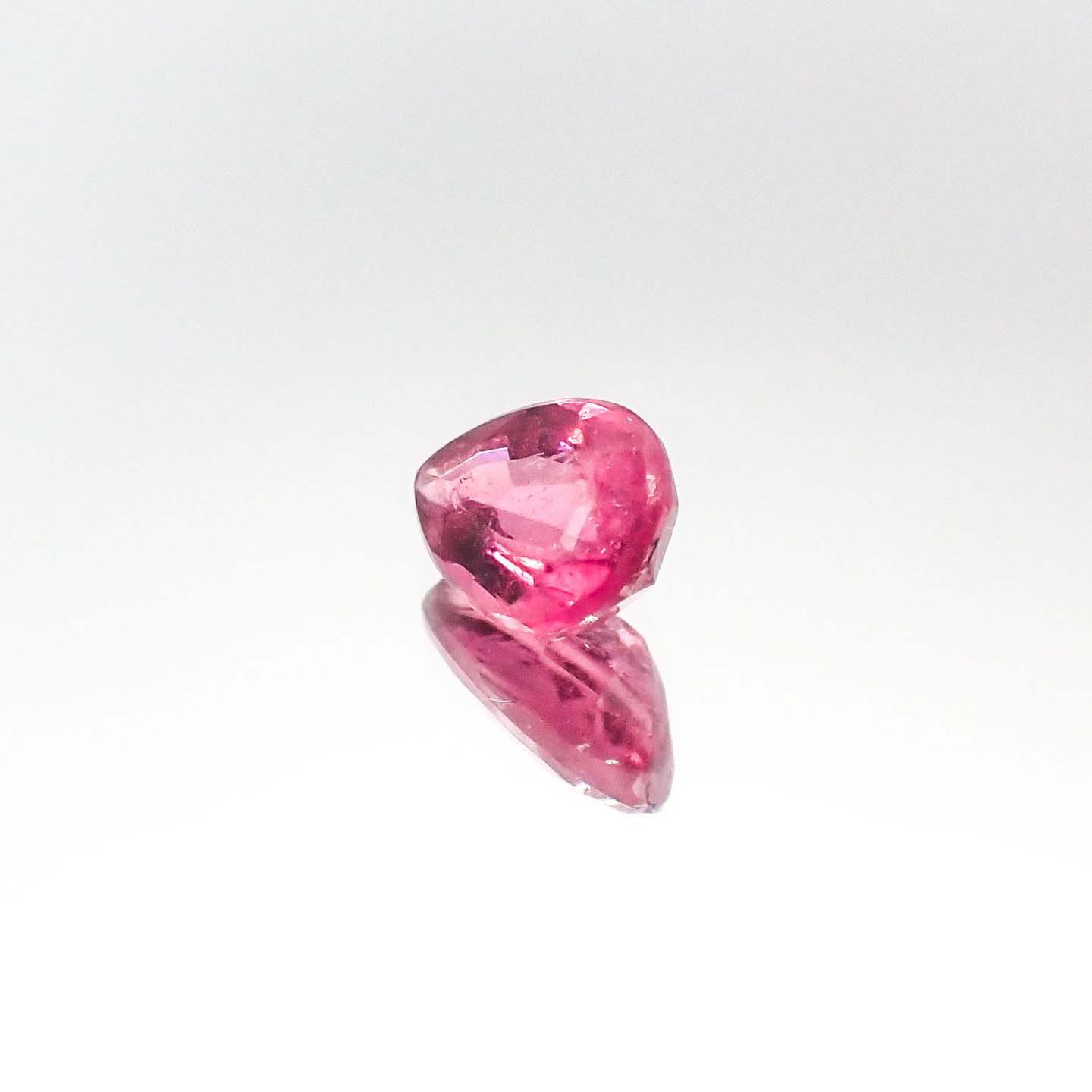 ピンクトルマリン(宝石名ピンク・トルマリン)ブラジル産 0.73ct 識別済[230722941]7.1x4.9mm前後