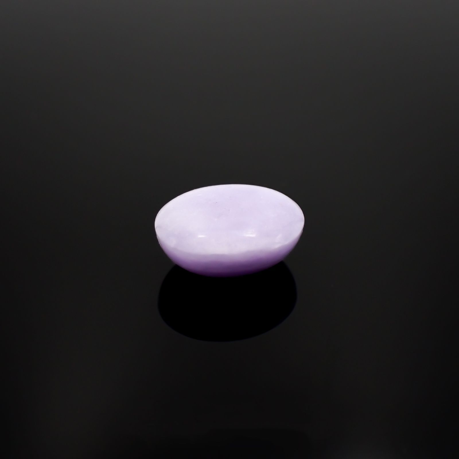 ラベンダー翡翠(宝石名ラベンダー・ジェダイト(翡翠))ビルマ産 5.964ct ソ付(彩珠)[221219579]12x10.1mm前後