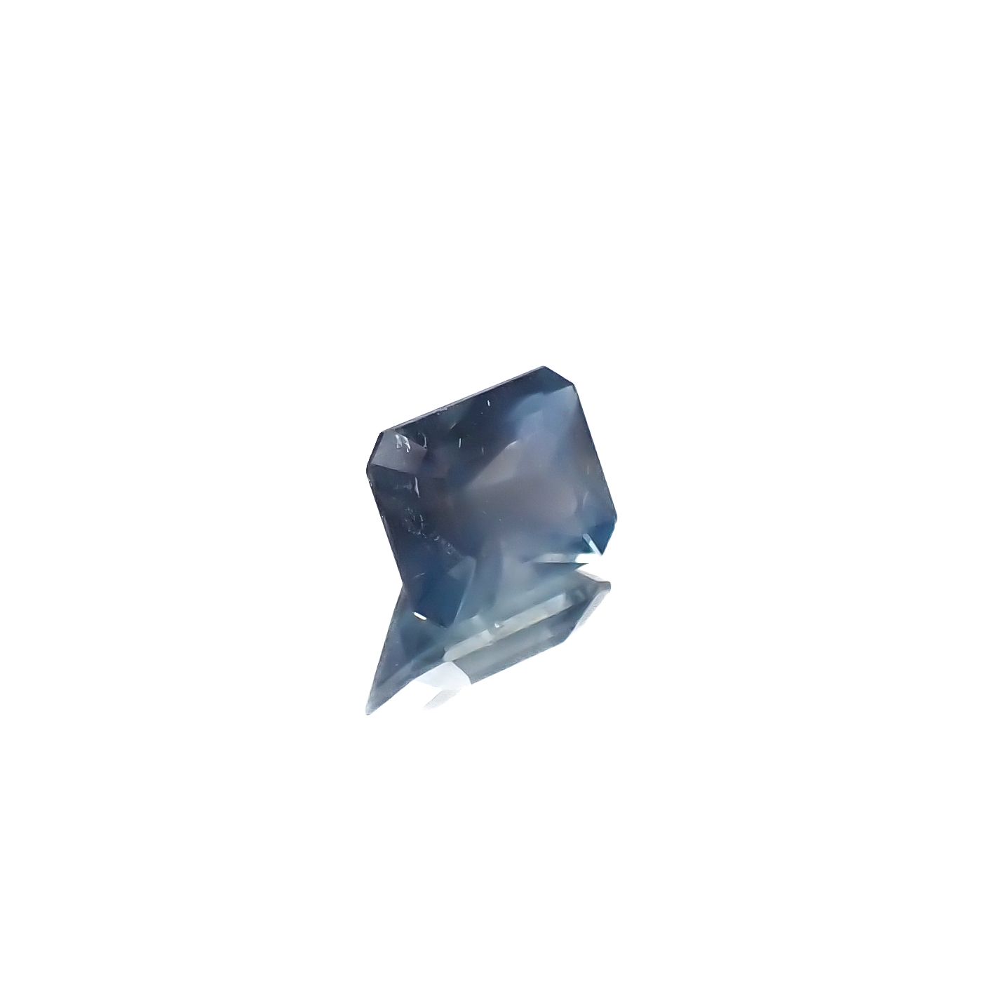 アパタイト フルオレッセンス ジンバブエ産 3.20ct[240527578]9.3x7.6mm前後