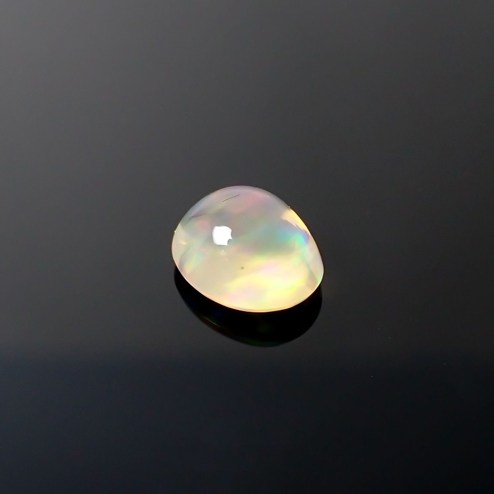 メキシコオパール(宝石名オパール) メキシコ産 ソ付(彩珠) 1.290ct / 8.7x6.9mm前後 [210712134]