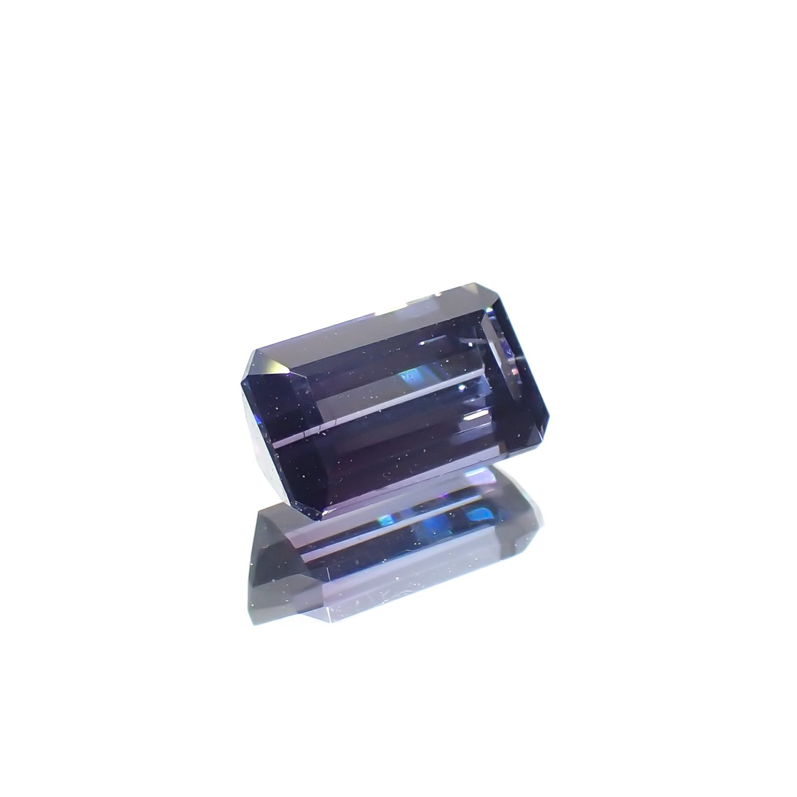バイカラースピネル タンザニア/マダガスカル産 0.73ct[230722682]6.1x3.7mm前後