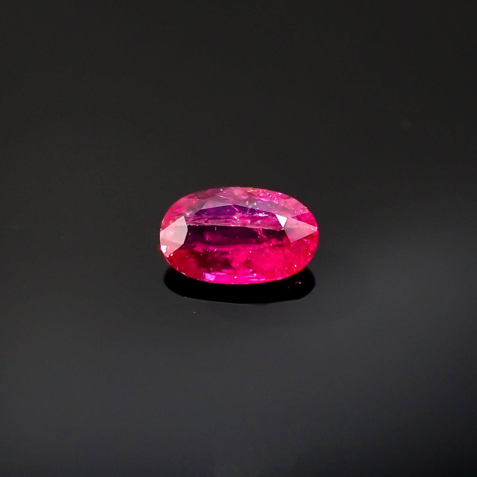 ルビー(宝石名ルビー)モザンビーク産 0.40ct 識別済[220616088]5.6x3.5mm前後