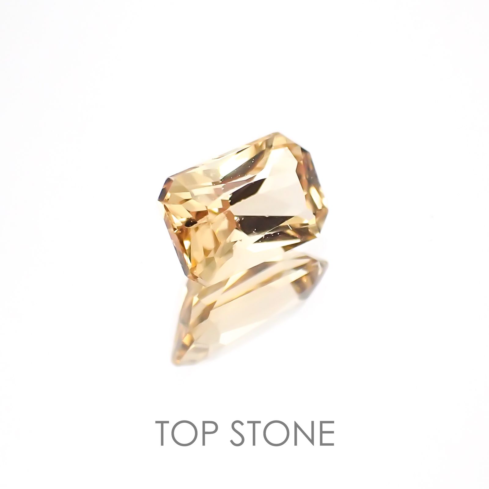 インペリアルトパーズ ブラジル産 ルース 0.6ct[20117852]6.1×3.8mm前後