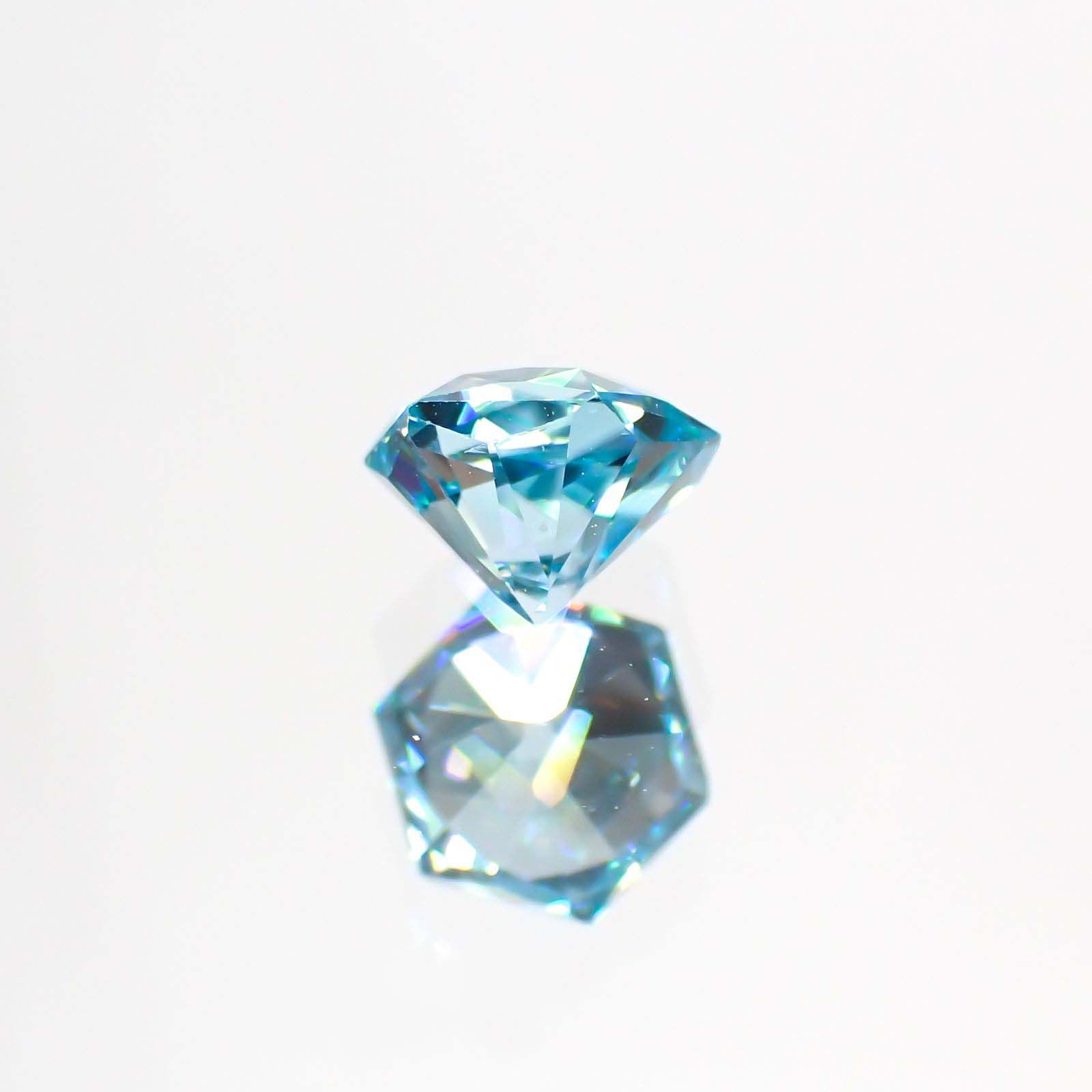 ◇ヘキサゴンカット◇ブルージルコン(宝石名ジルコン) カンボジア産 0.79ct 識別済[211013366]4.9×4.8mm前後