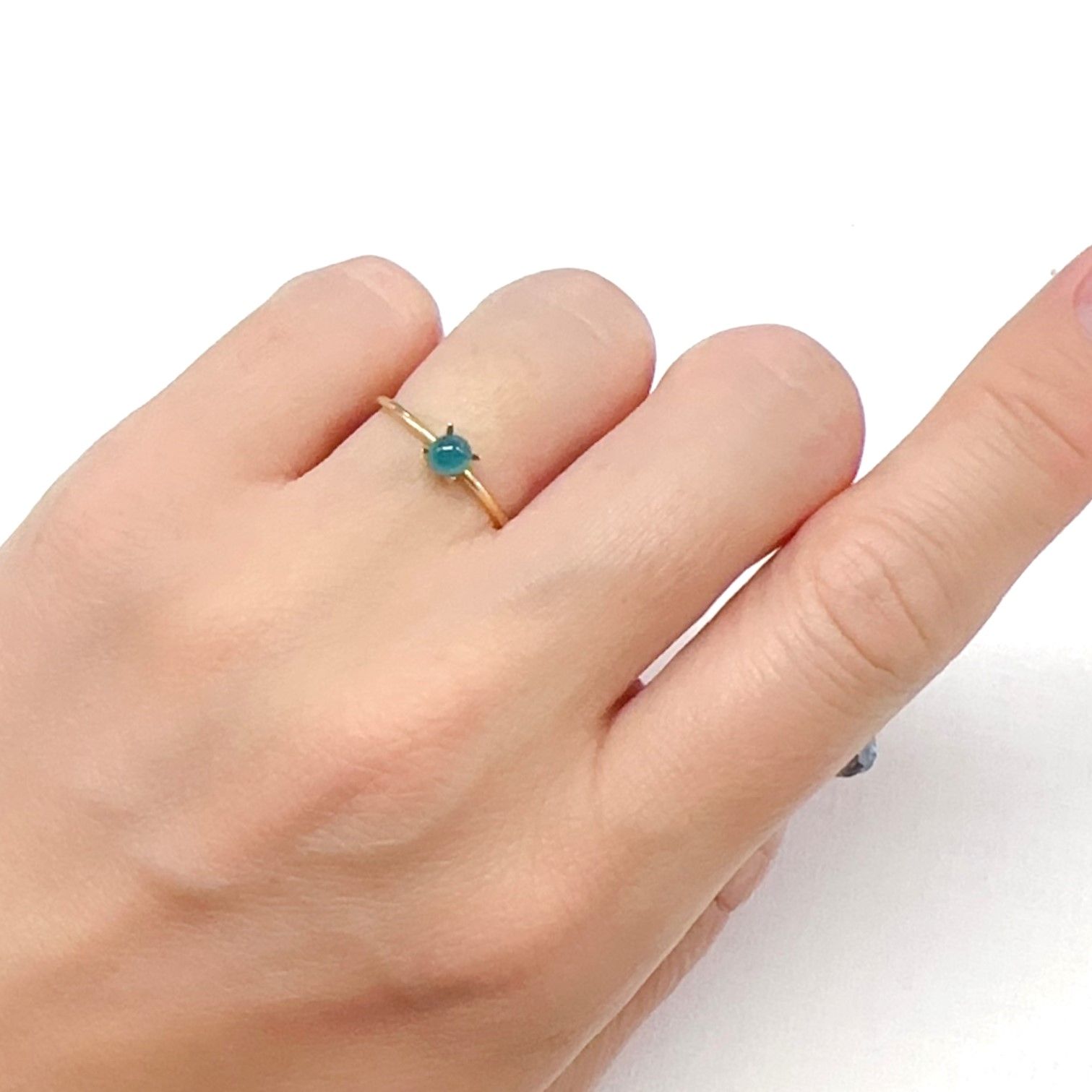 アウイナイト フルオレッセンス アフガニスタン産 0.25ct[240326764]4x3.6mm前後