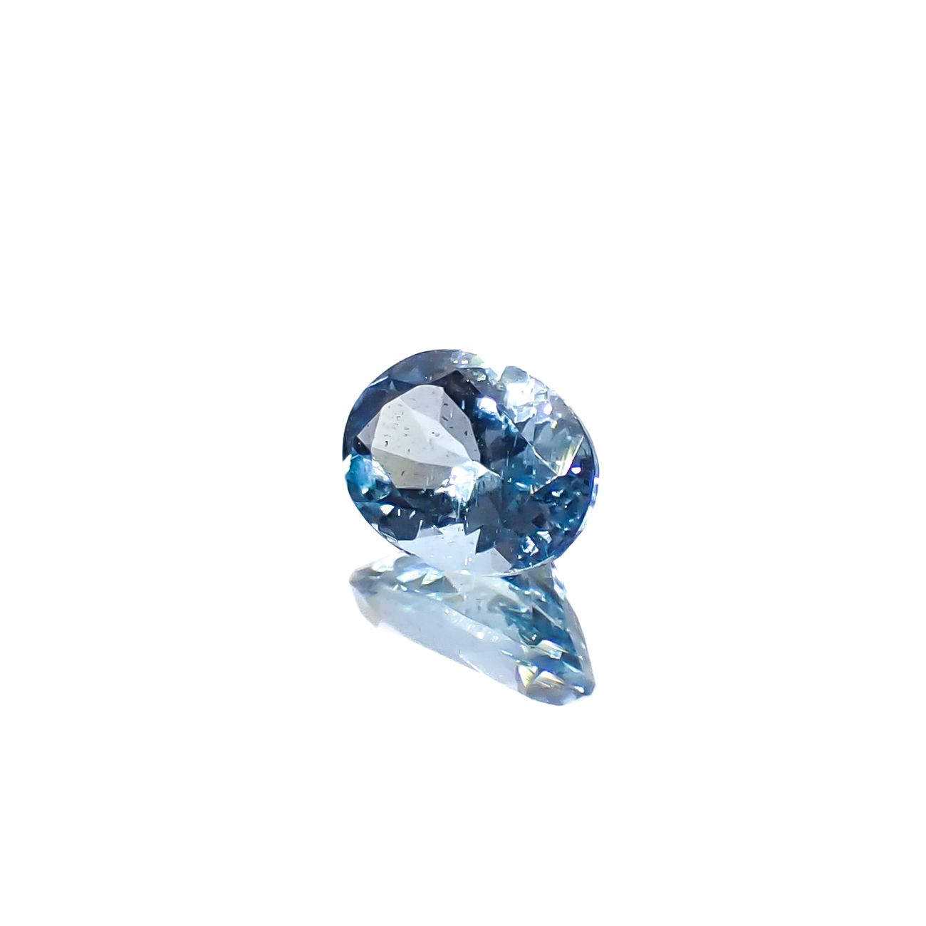 アクアマリン サンタマリアカラー マダガスカル産 0.89ct[240326973]7.4x5.6mm前後