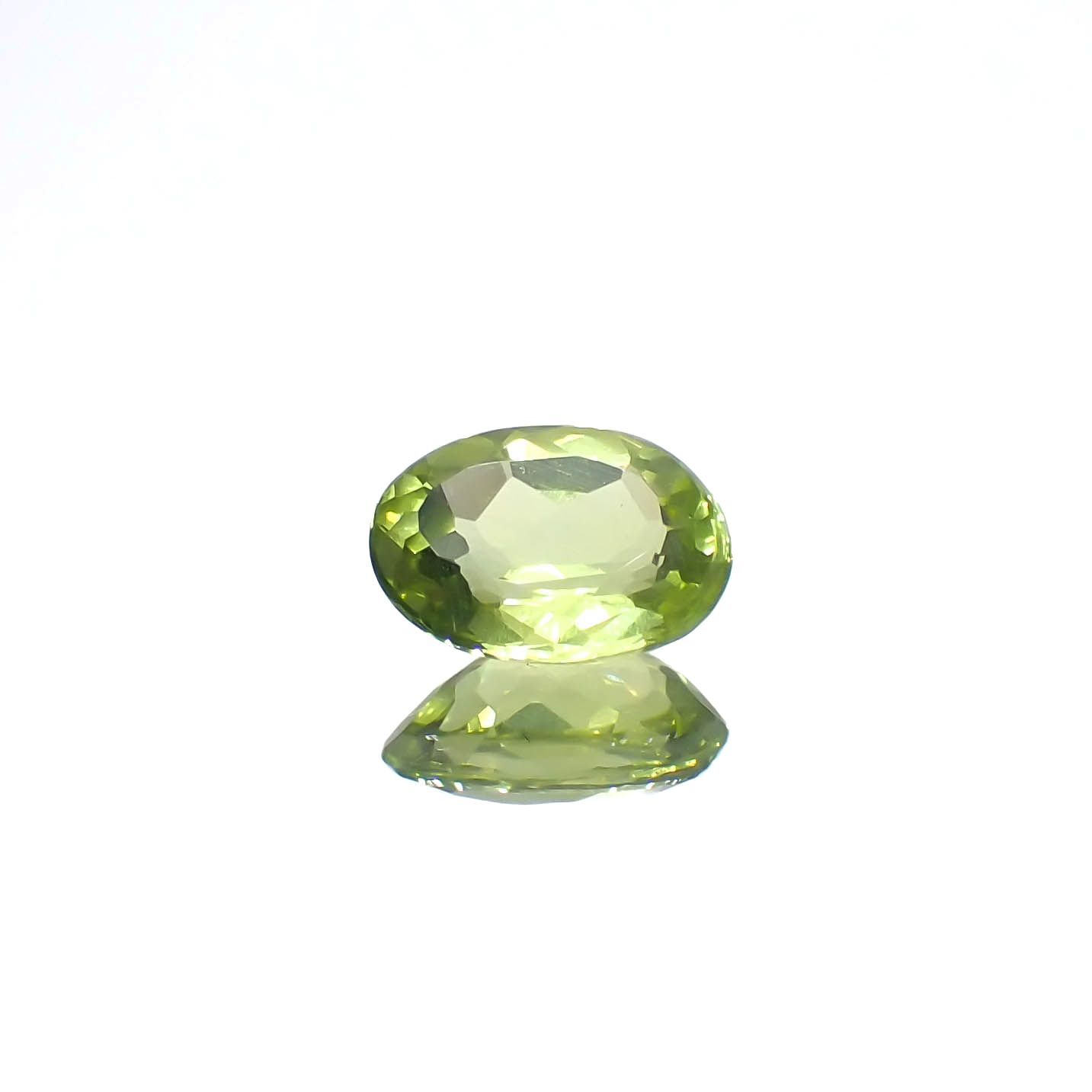 グリーンエンスタタイト(宝石名グリーン・エンスタタイト)カメルーン産 0.63ct 識別済[240125625]6.5x4.7mm前後
