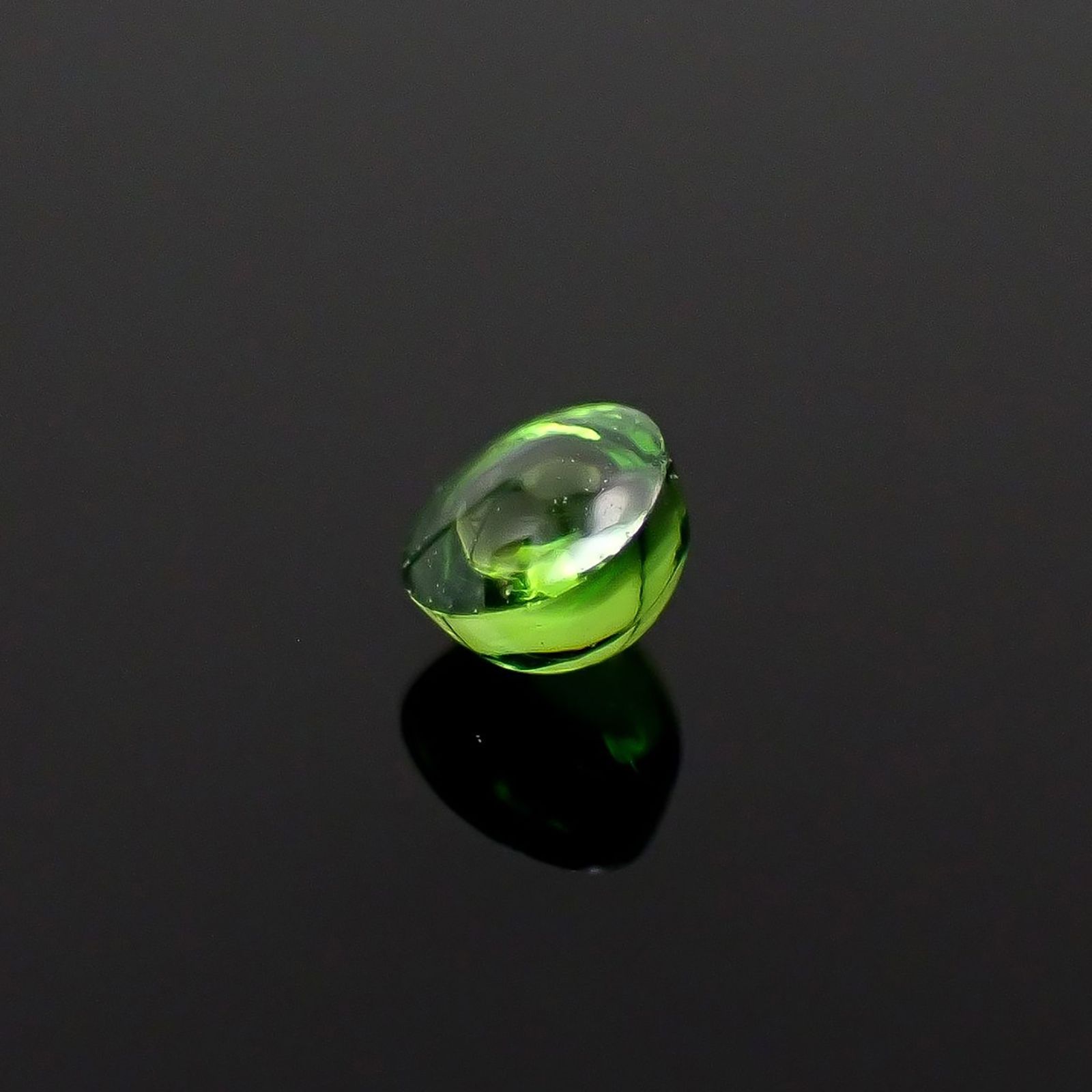 デマントイドガーネット ロシア産 0.071ct / 2.2x2.2mm前後 [260628251]
