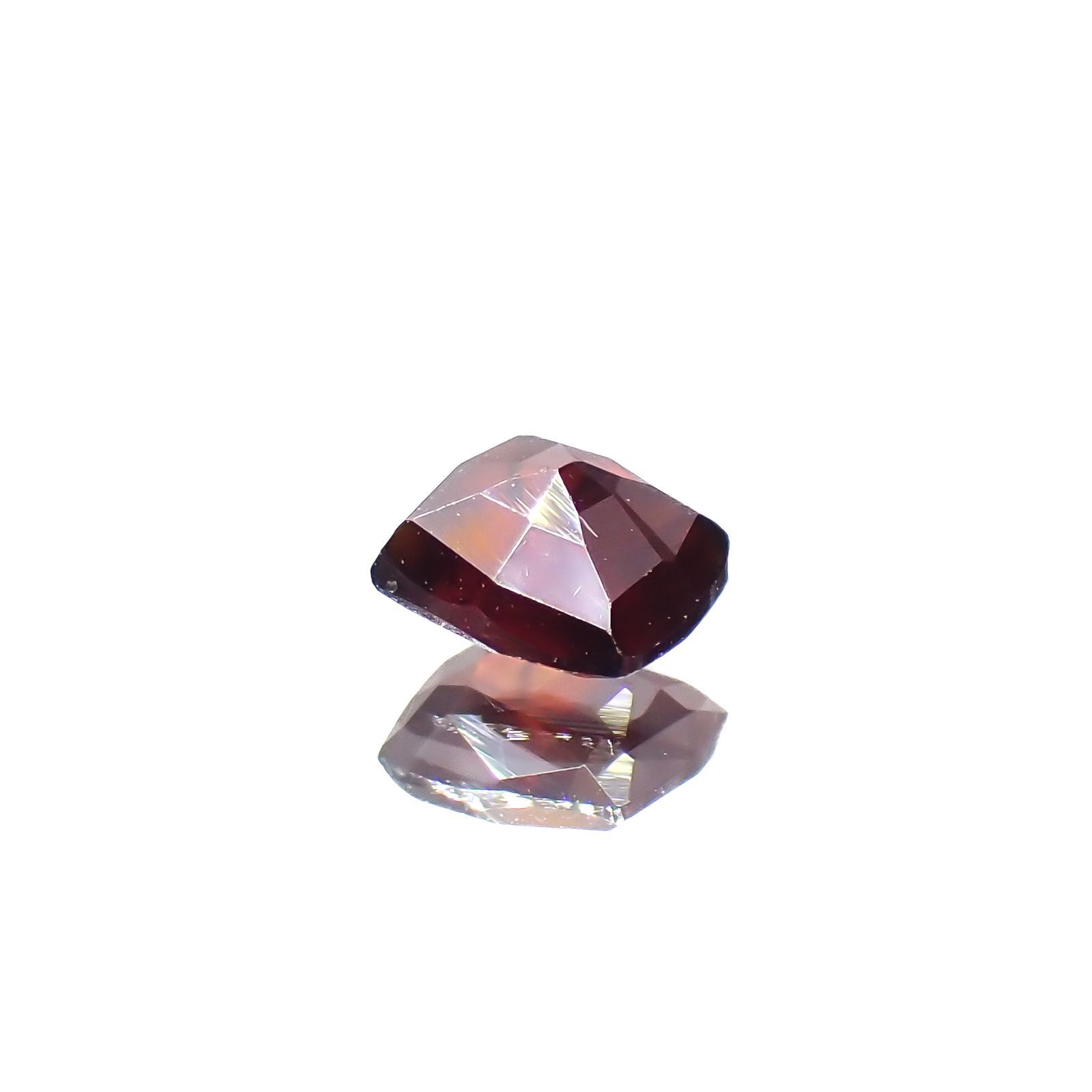 ルチル単結晶 ブラジル産 0.31ct[221219716]3.9x3.3mm前後