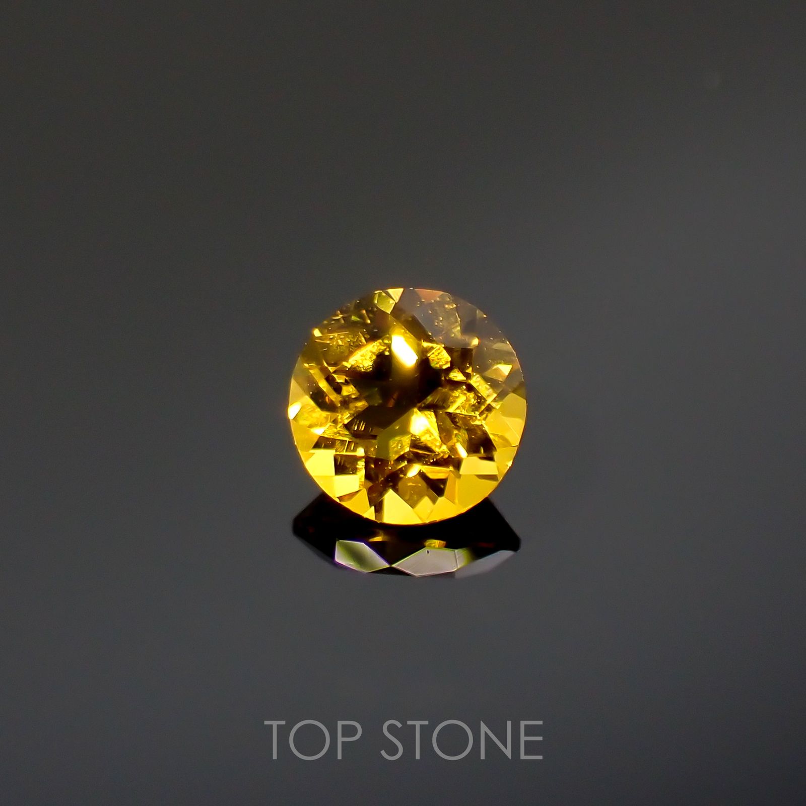 ゴールデンベリル(宝石名ゴールデン・ベリル)ブラジル産 0.40ct 識別済[220115415]4.9x4.9mm前後
