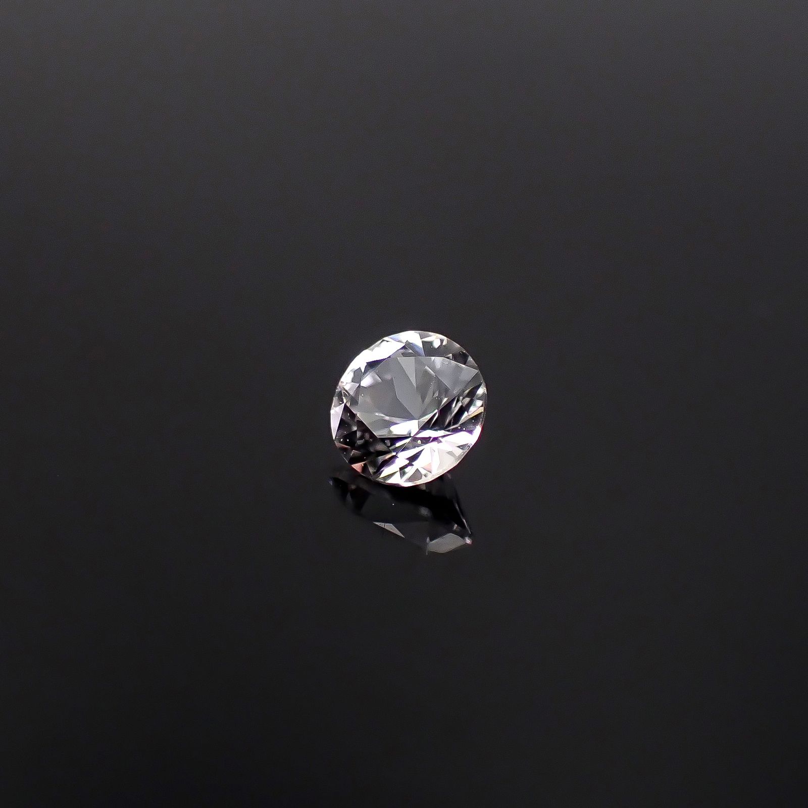 フェナカイト ロシア産 0.24ct / 4x4mm前後 [260231709]