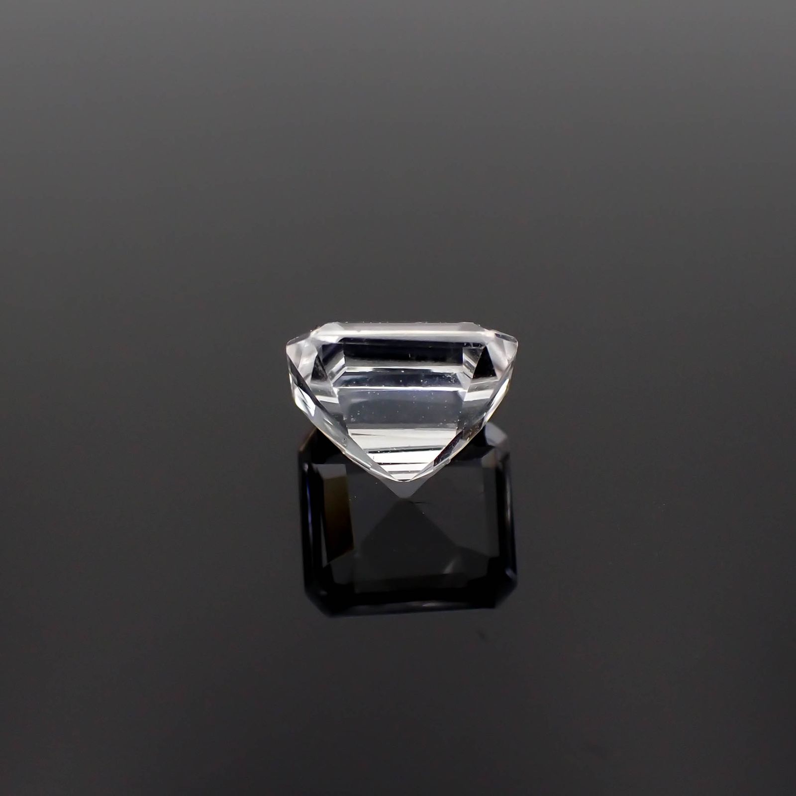 フェナカイト(宝石名フェナカイト)マダガスカル/ブラジル産 1.48ct 識別済[230522020]6.9x6.3mm前後