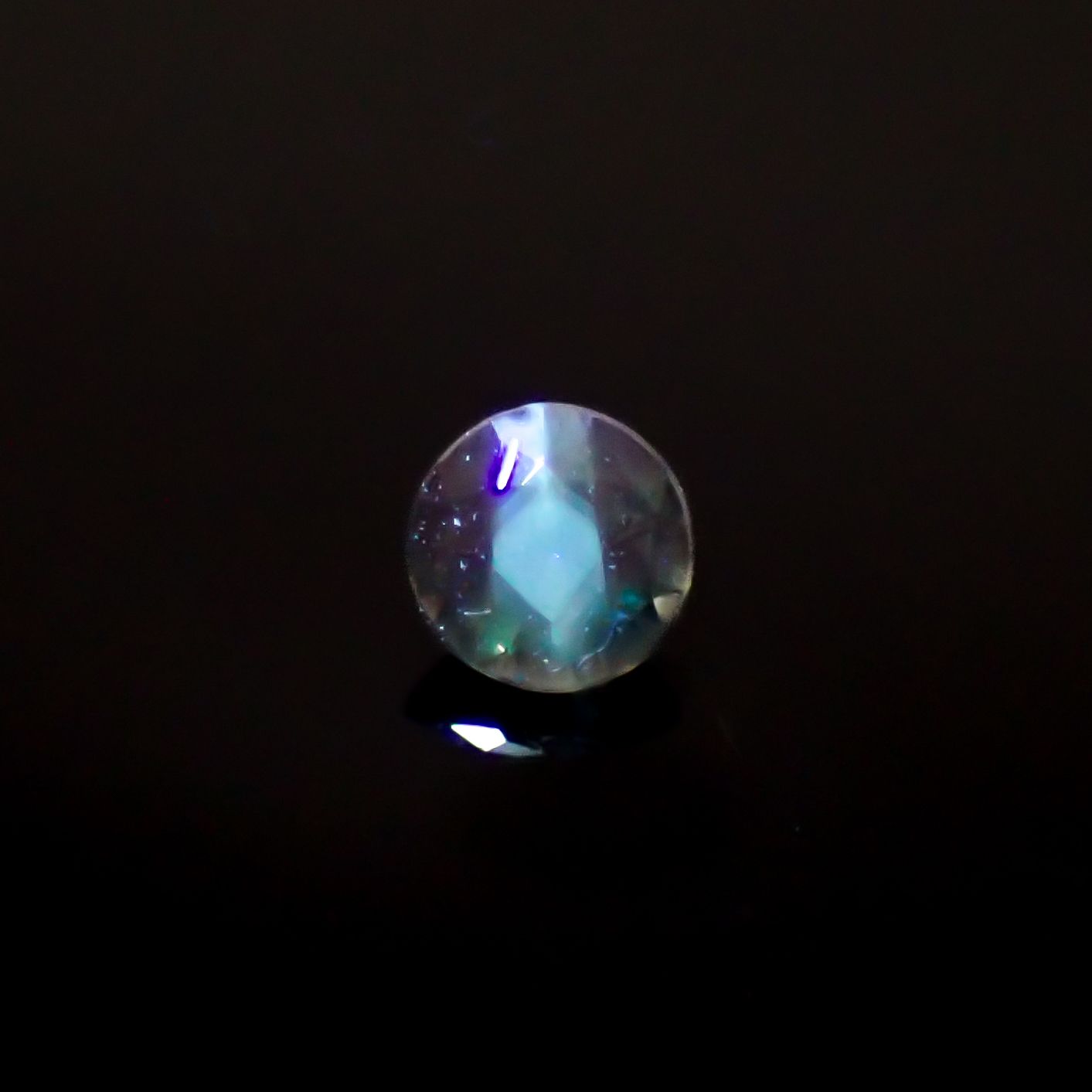 アレキサンドライトキャッツアイ ブラジル・ミナスジェライス州ヘマチタ鉱山産 0.083ct[240929042]2.5x2.5mm前後