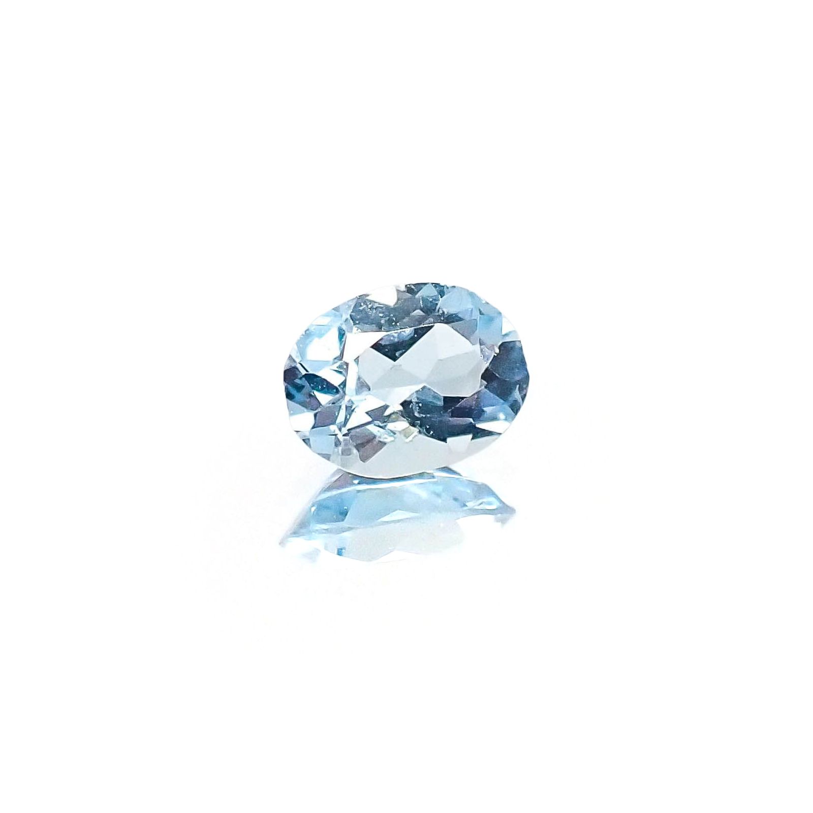 アクアマリン サンタマリアカラー(宝石名アクアマリン)モザンビーク産 識別済 0.24ct / 4.9x3.7mm前後 [260622261]
