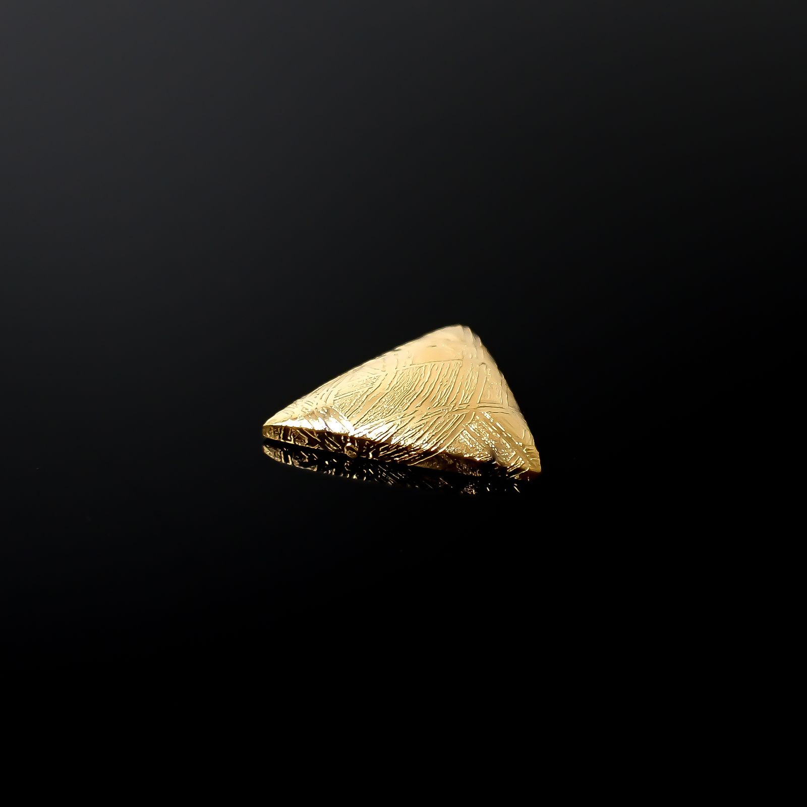 ムオニナルスタ隕石 発見地:スウェーデン 10.17ct[240125825]14.9x14.3mm前後