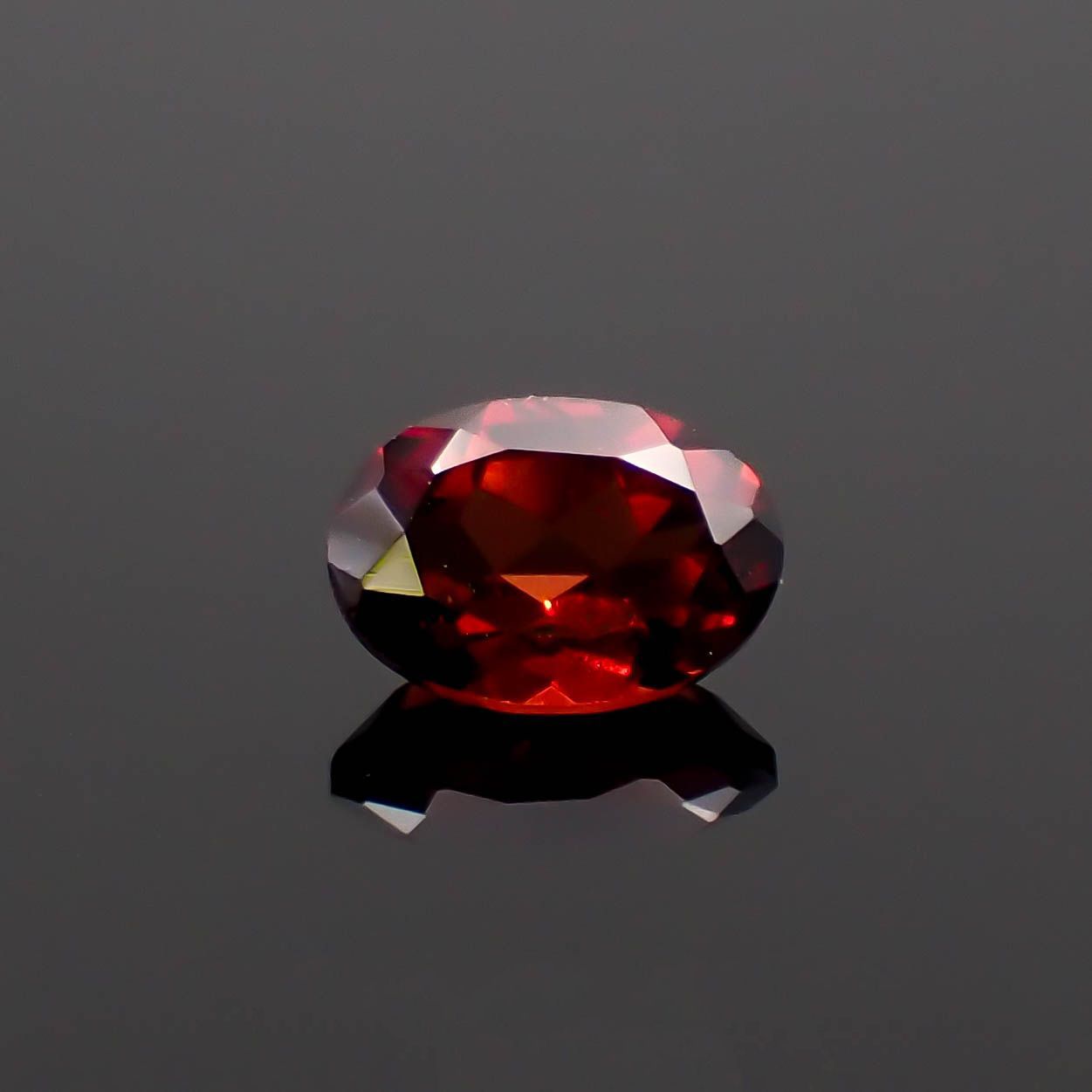 パイラルスパイトガーネット モザンビーク産 1.01ct[230119845]7x4.9mm前後