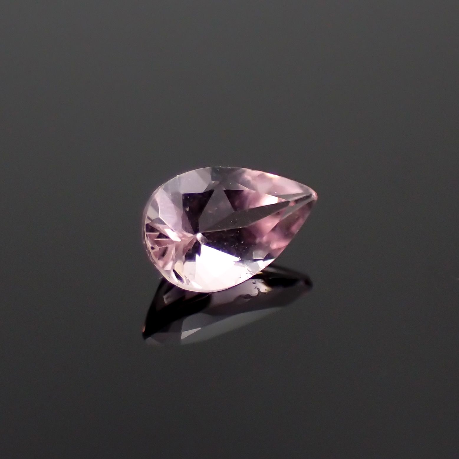 モルガナイト モザンビーク産 0.17ct[230923355]4.8x2.9mm前後