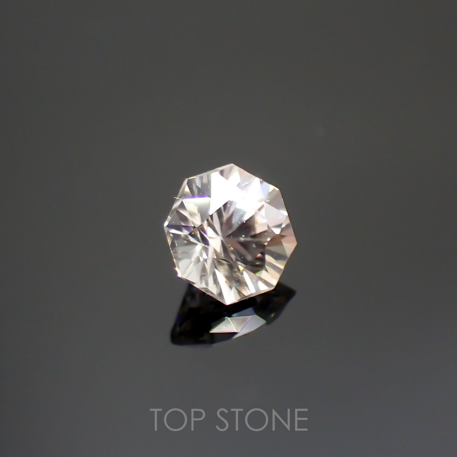 ◇オクタゴンカット◇カラーレスジルコン(宝石名ホワイト・ジルコン)スリランカ/カンボジア産 0.80ct 識別済[220114290]4.8x4.7mm前後